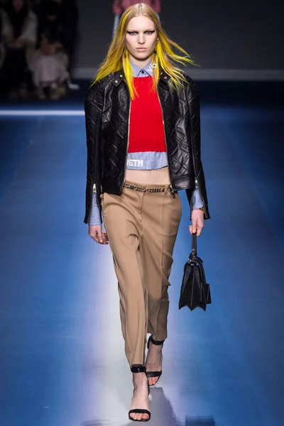 Look 26